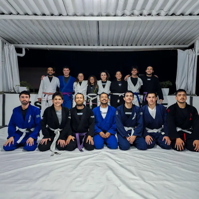 Comunidad entrenando en Estado del Arte